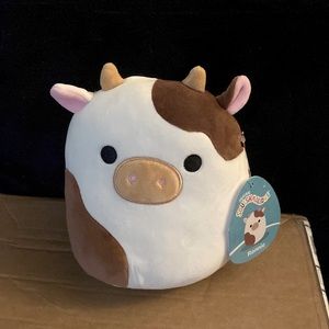 NWT 7.5” Ronnie the cow Squishmallow